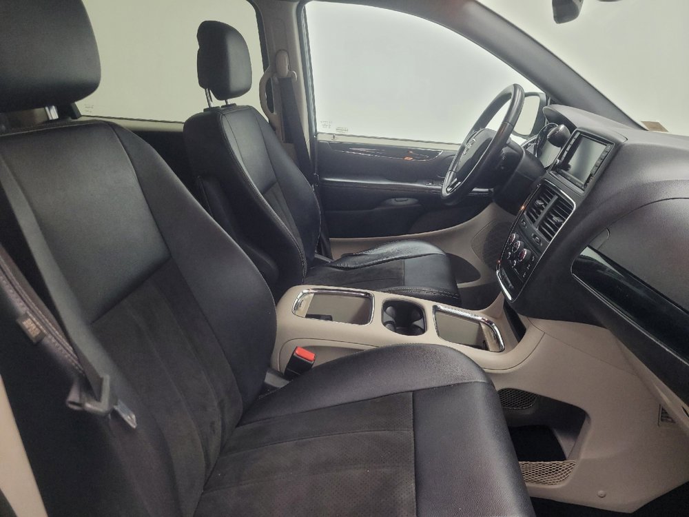 Used 2019 Dodge Grand Caravan SXT FWD image 21