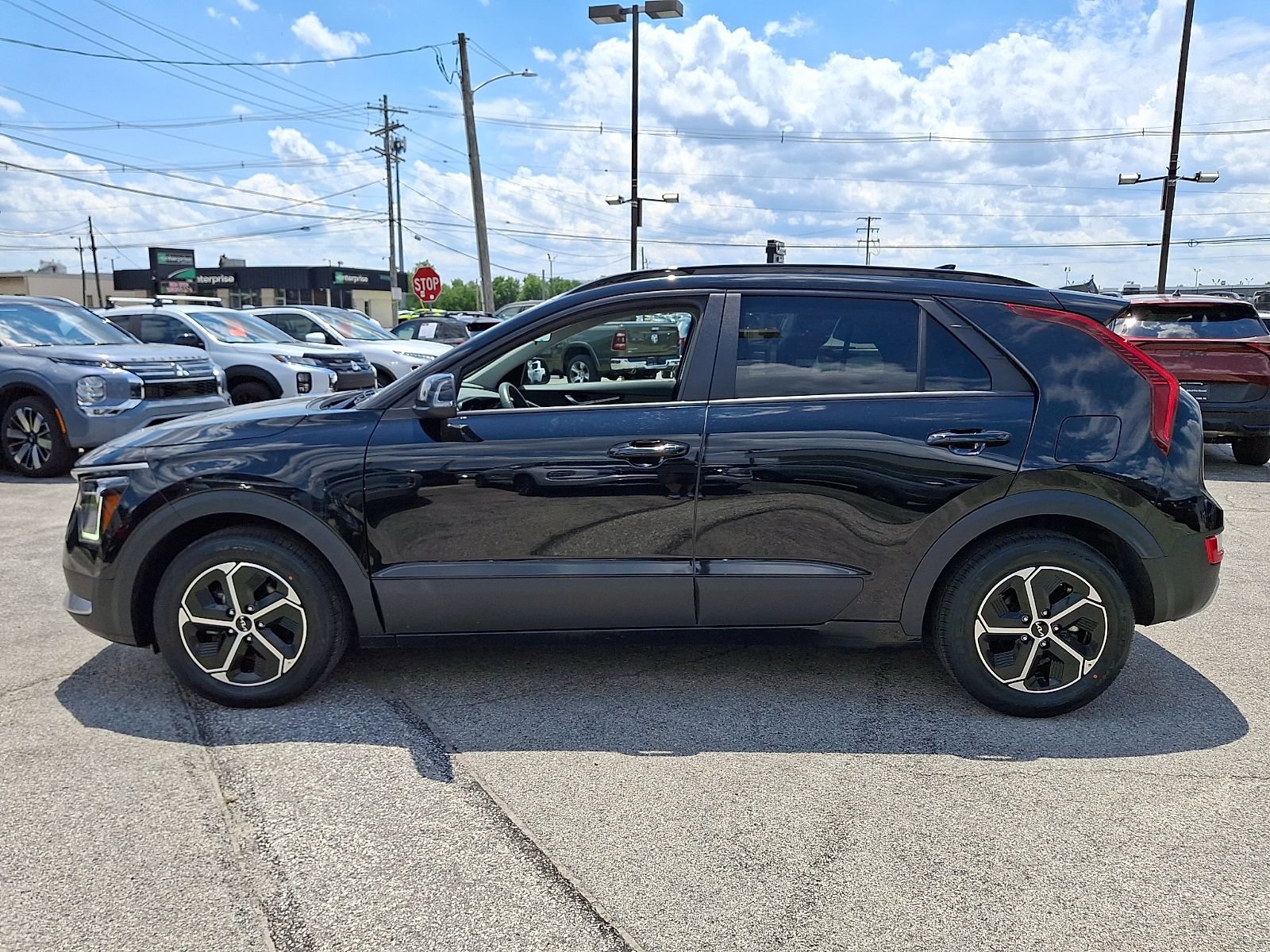 Used 2023 Kia Niro EX FWD image 4