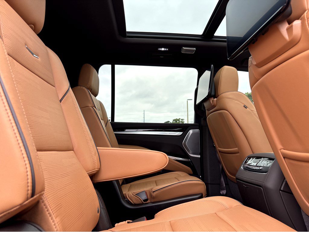 Used 2026 Cadillac Escalade ESV Luxury w/ Touring Package RWD image 12