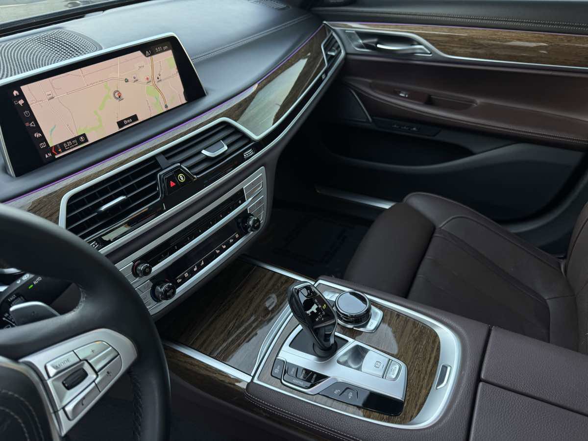 Used 2019 BMW 740i w/ Executive Package image 15