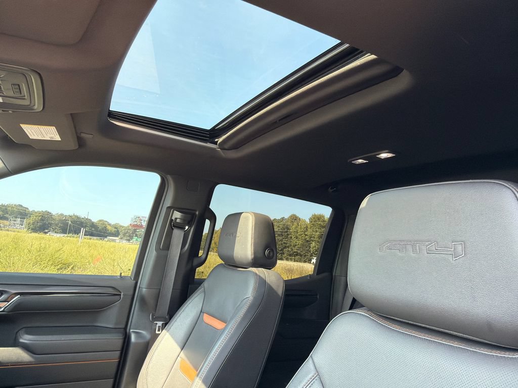 Used 2024 GMC Sierra 1500 AT4 w/ Technology Package AWD/4WD image 33