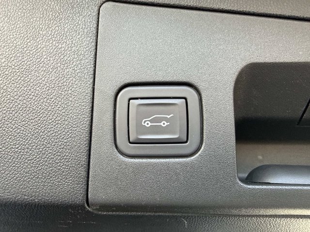 Certified 2024 Cadillac XT5 Luxury w/ LPO, Floor Liner Package AWD/4WD image 56