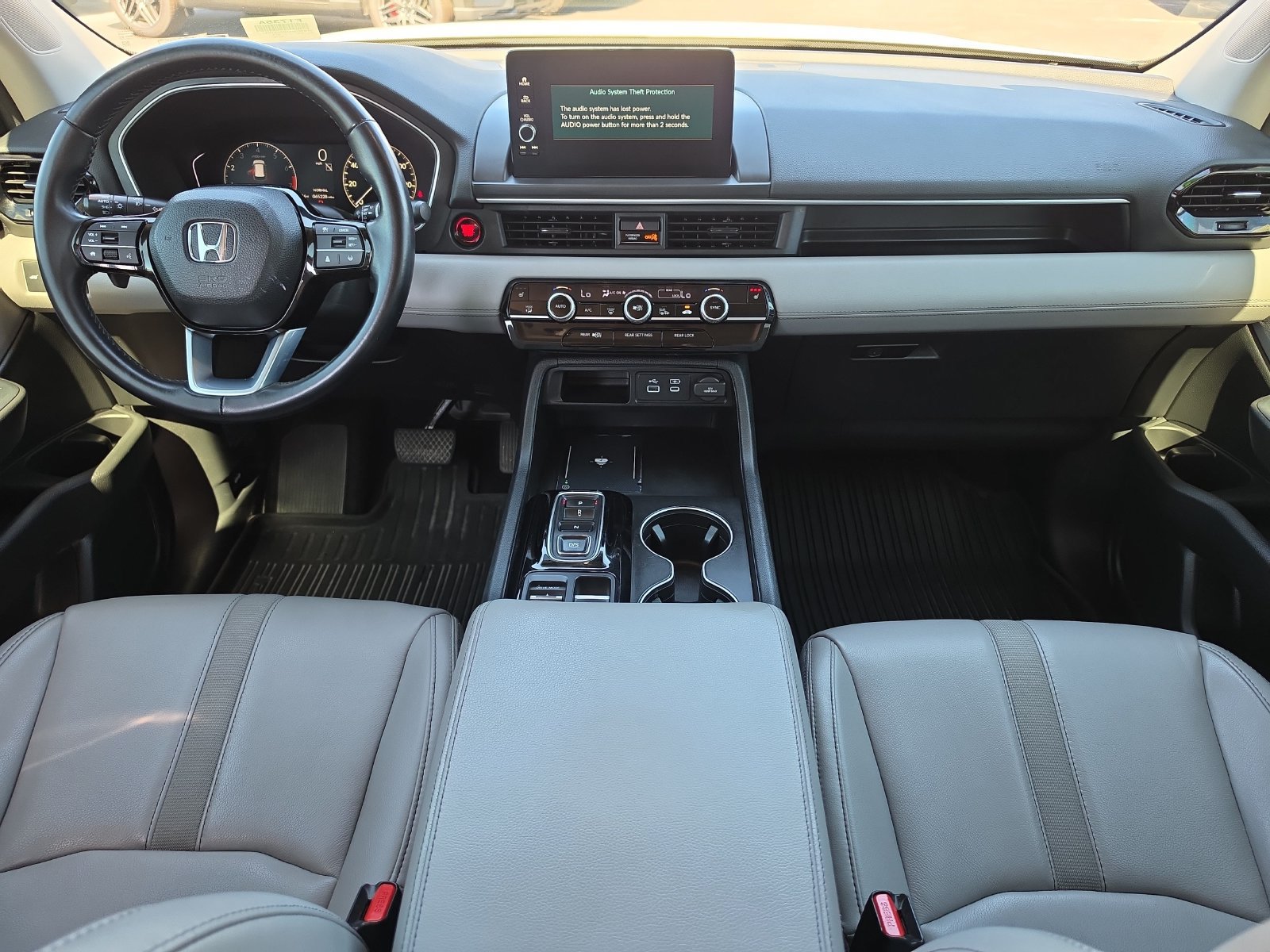 Used 2025 Honda Pilot EX-L image 9
