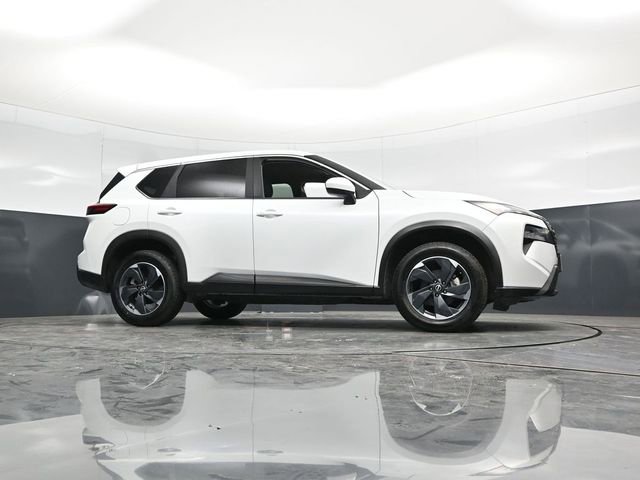 Used 2025 Nissan Rogue SV AWD/4WD image 52