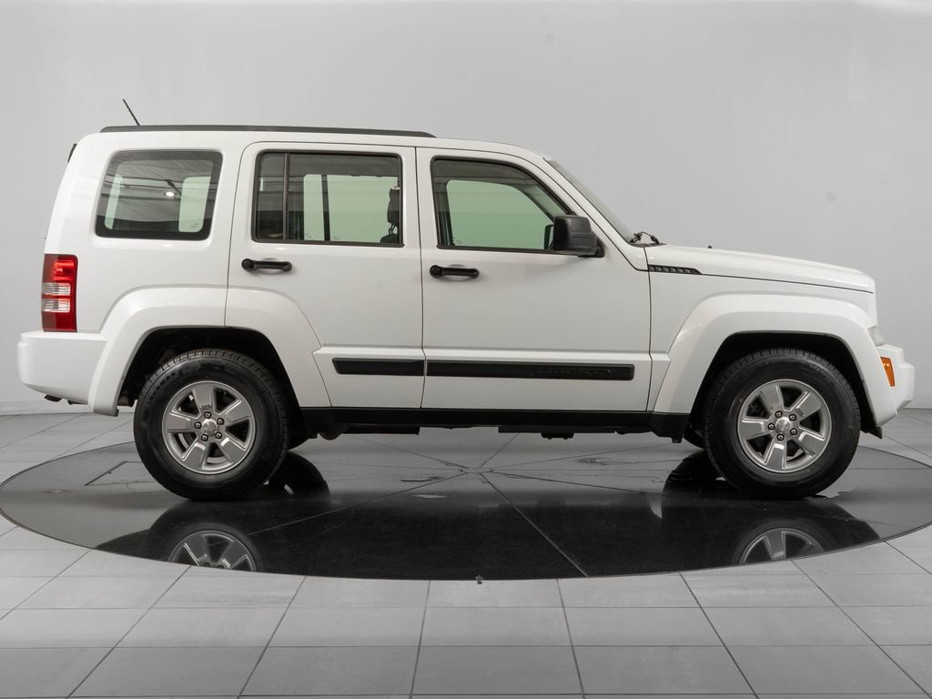 Used 2012 Jeep Liberty Sport RWD image 11