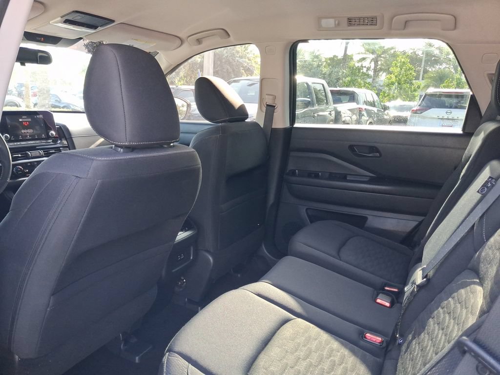 Used 2023 Nissan Pathfinder SV FWD image 10
