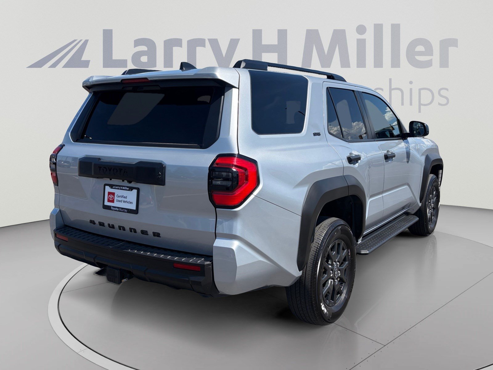 Certified 2025 Toyota 4Runner SR5 AWD/4WD image 5