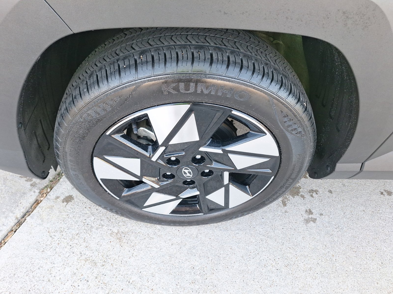 Used 2024 Hyundai Kona SEL FWD image 11