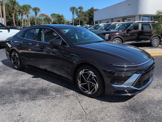 Certified 2024 Hyundai Sonata SEL w/ Convenience Package FWD image 2