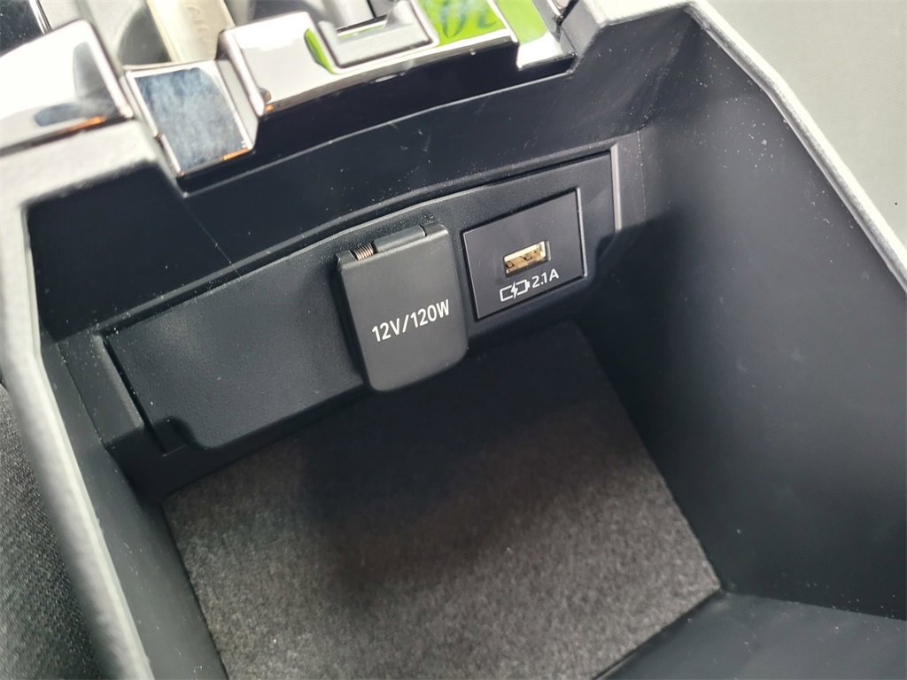 Used 2021 Toyota Corolla LE image 19