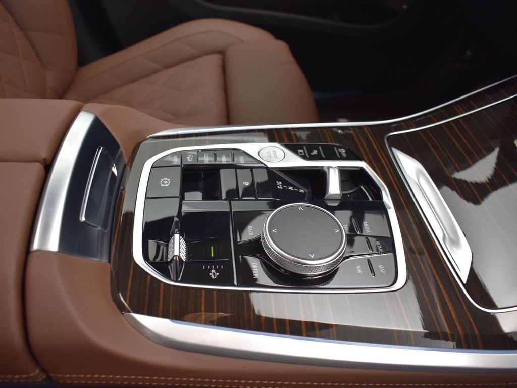 New 2026 BMW X5 xDrive50e image 27