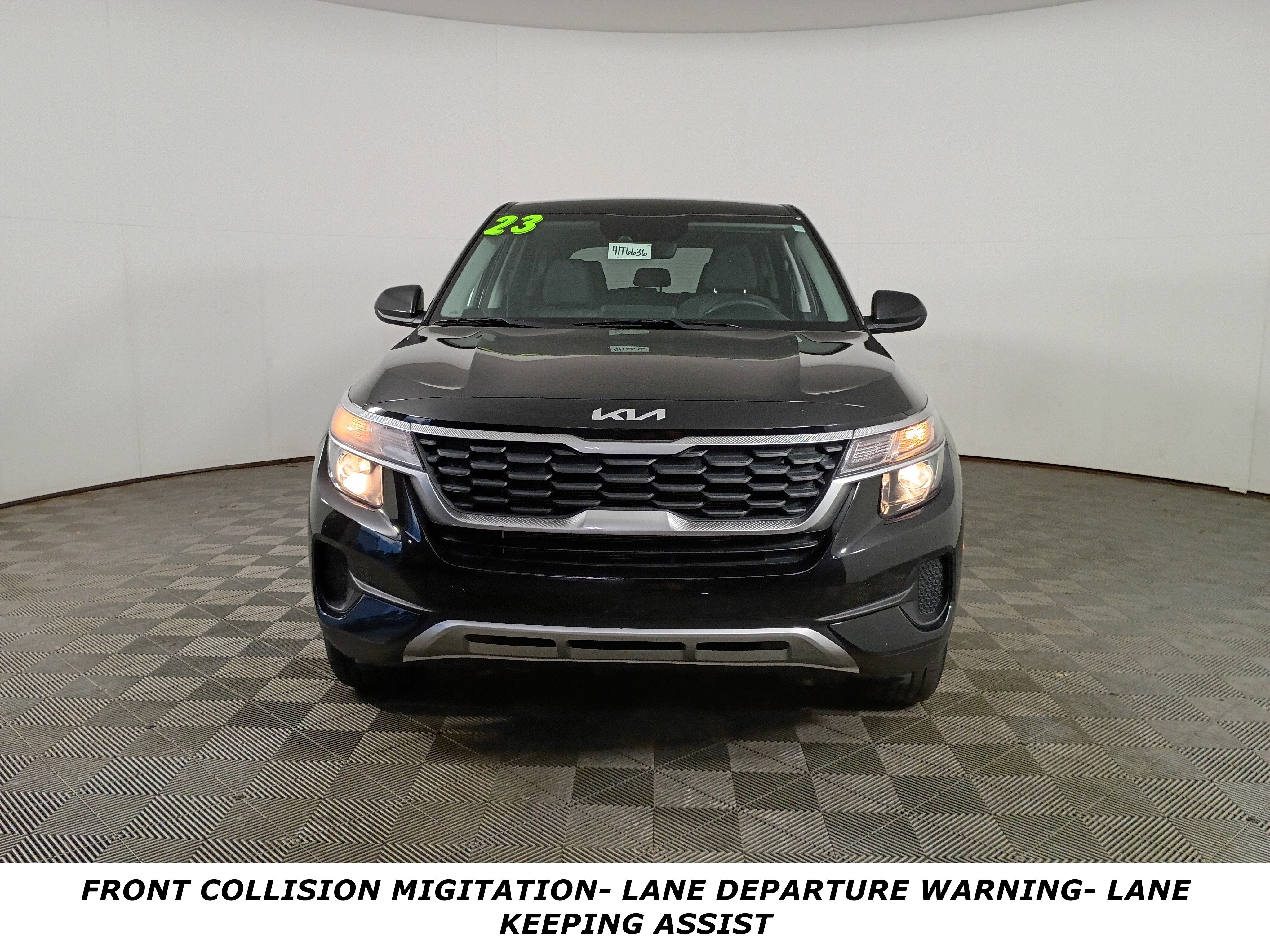 Certified 2023 Kia Seltos LX image 2