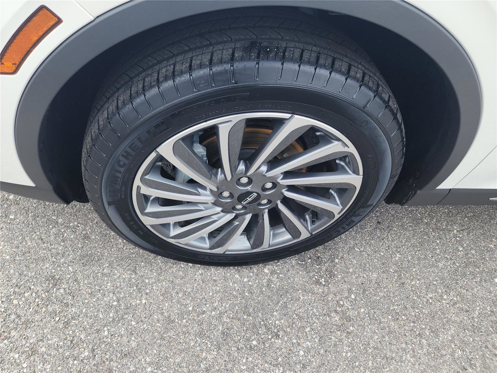 Used 2023 Lincoln Corsair Reserve image 9