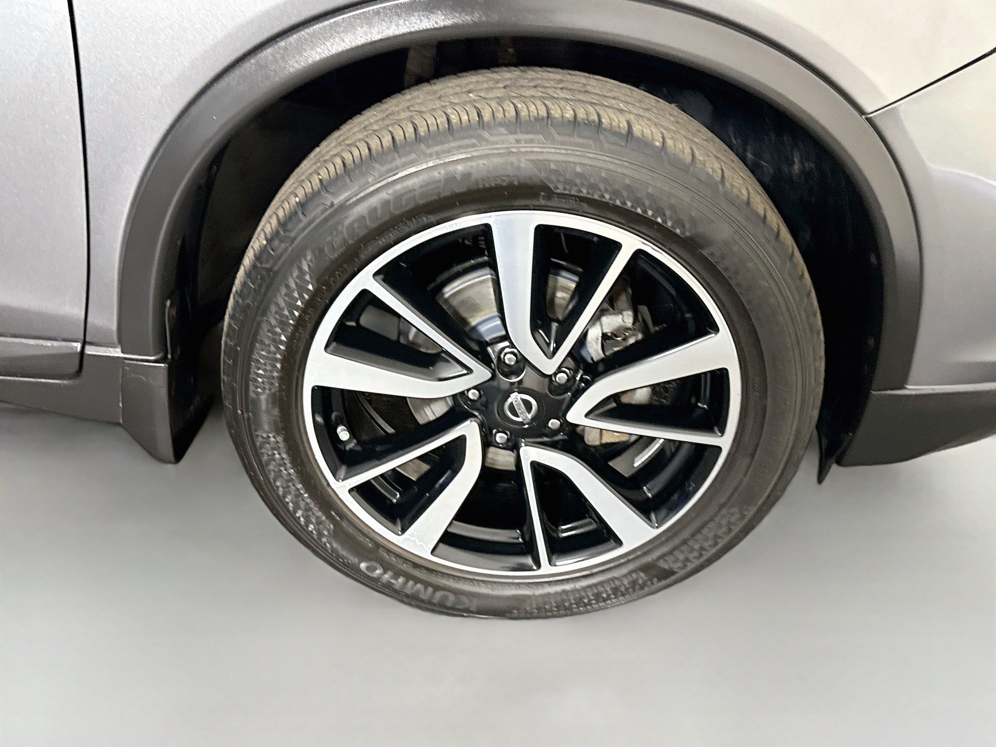 Used 2019 Nissan Rogue SL w/ Premium Package AWD/4WD image 32