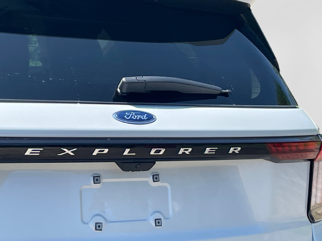Used 2026 Ford Explorer Active AWD/4WD image 33