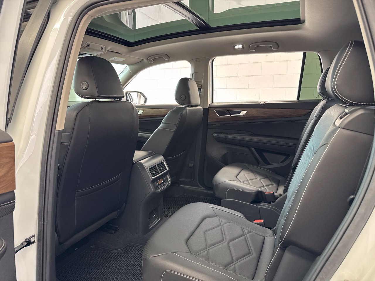 Used 2026 Volkswagen Atlas SE FWD image 47