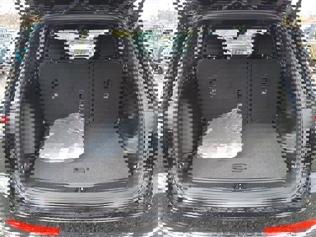 New 2025 Jeep Grand Cherokee Laredo X w/ Luxury Tech Group I image 7