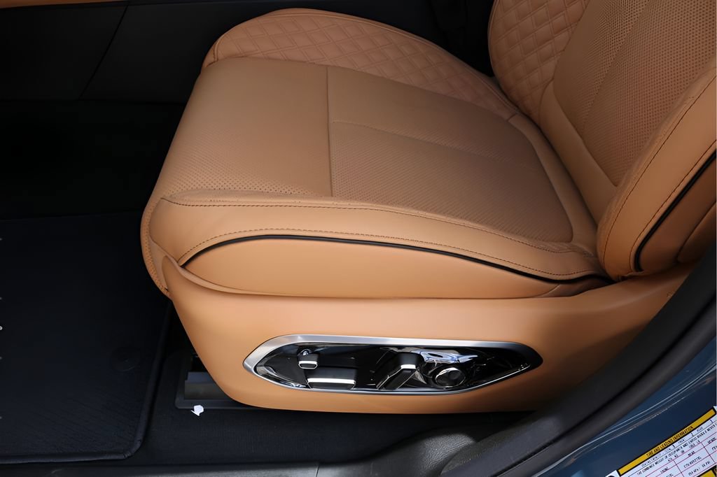 New 2026 Jeep Grand Cherokee Summit AWD/4WD image 13