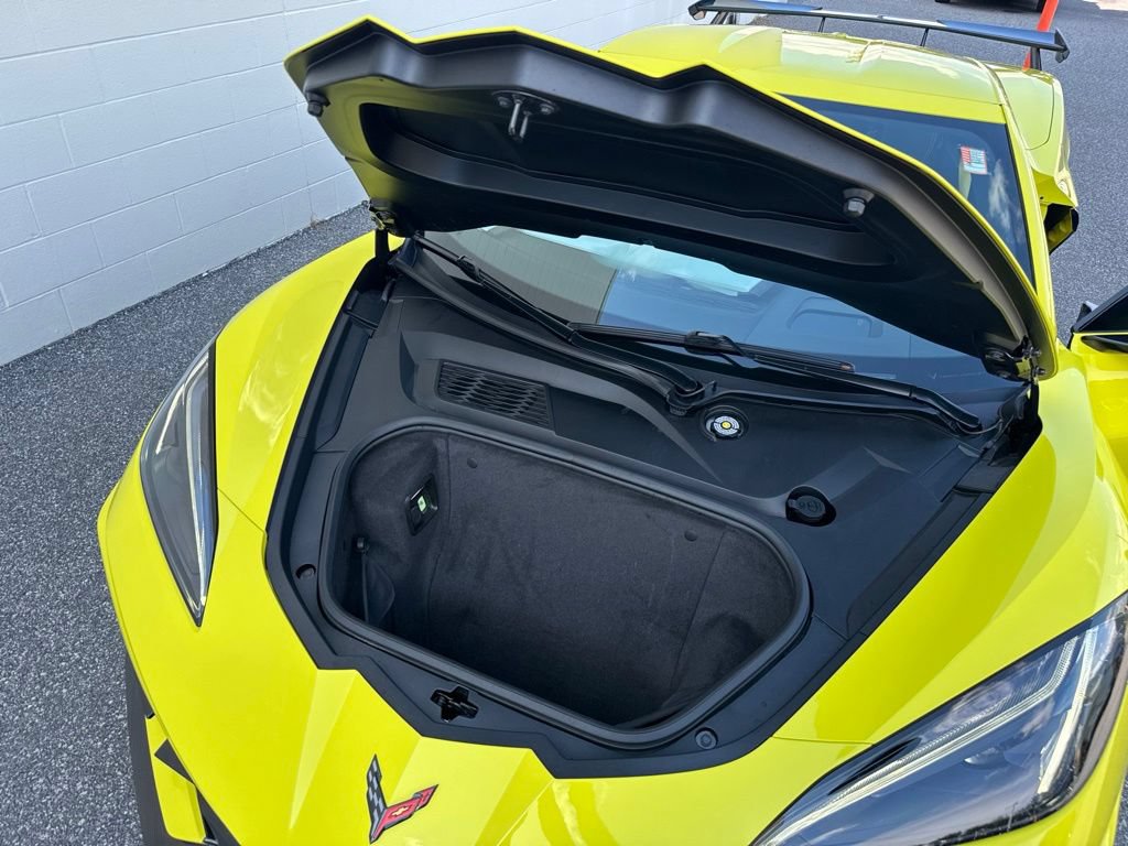 Used 2021 Chevrolet Corvette Stingray Premium Cpe w/ Z51 Performance Package RWD image 18