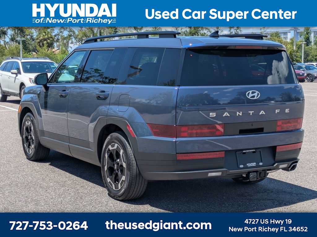 Used 2026 Hyundai Santa Fe SEL w/ Tow & Go Package FWD image 2