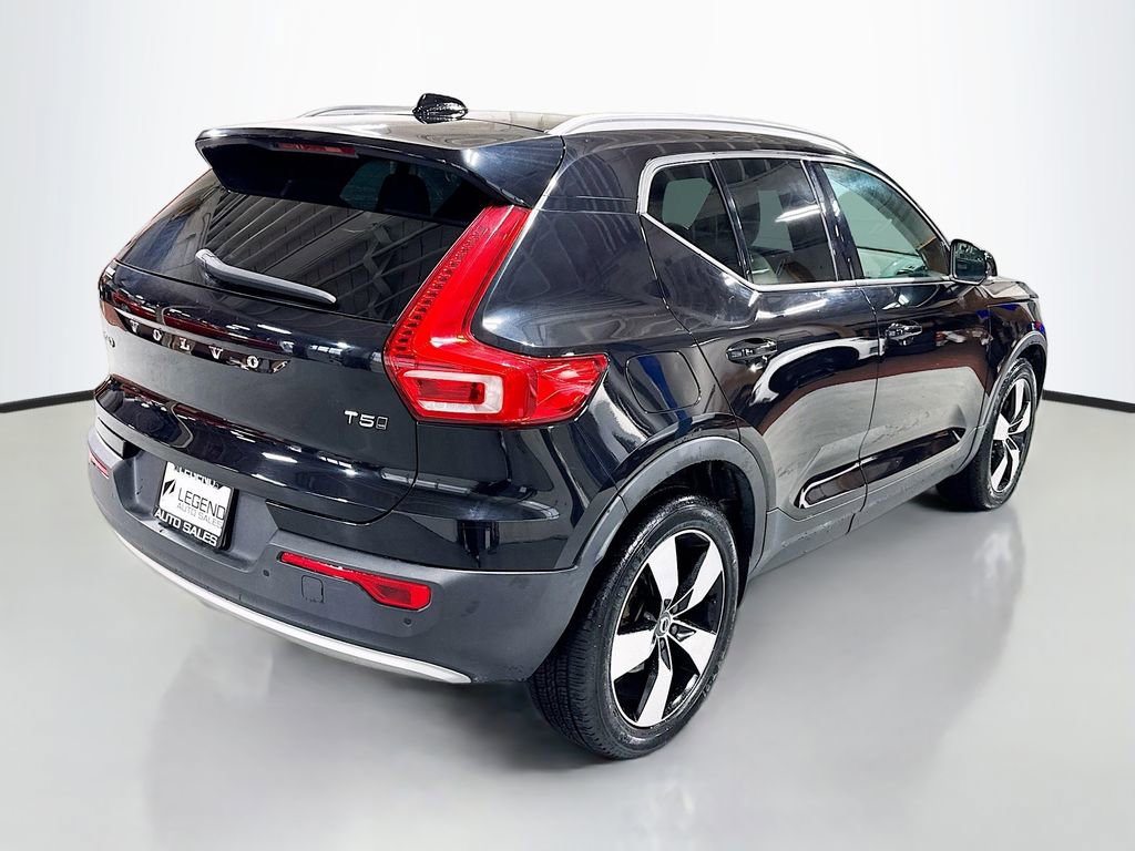 Used 2020 Volvo XC40 T5 Momentum image 7