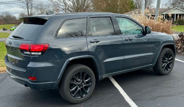 Used 2018 Jeep Grand Cherokee Altitude AWD/4WD image 11