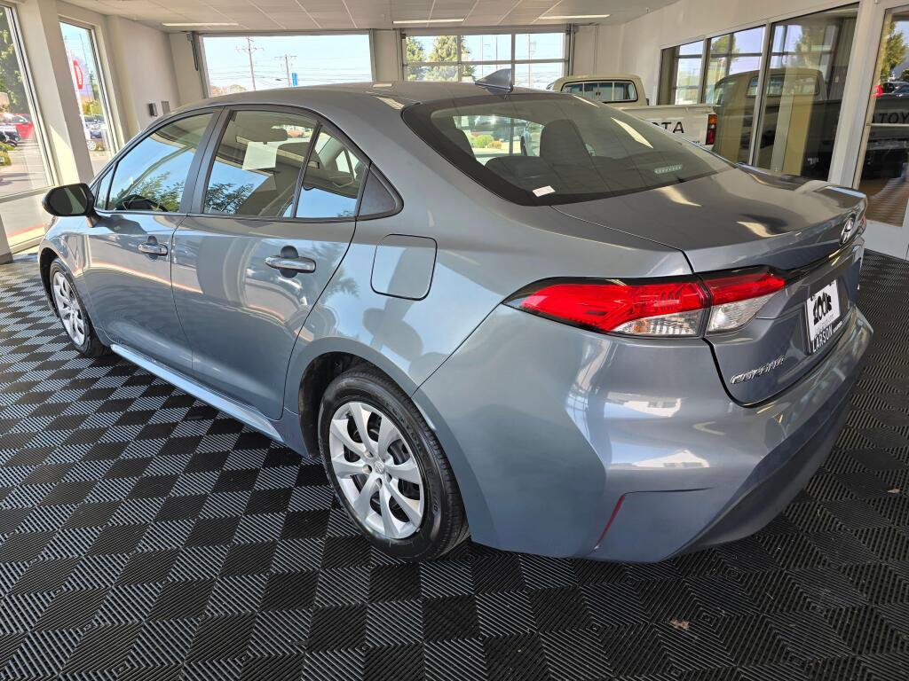 Used 2023 Toyota Corolla LE FWD image 5