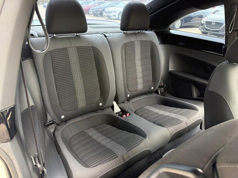 Used 2012 Volkswagen Beetle 2.0T FWD image 21