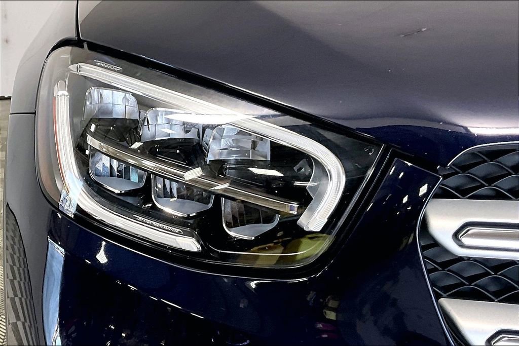 Used 2022 Mercedes-Benz GLC 300 w/ Premium Package Lite image 28