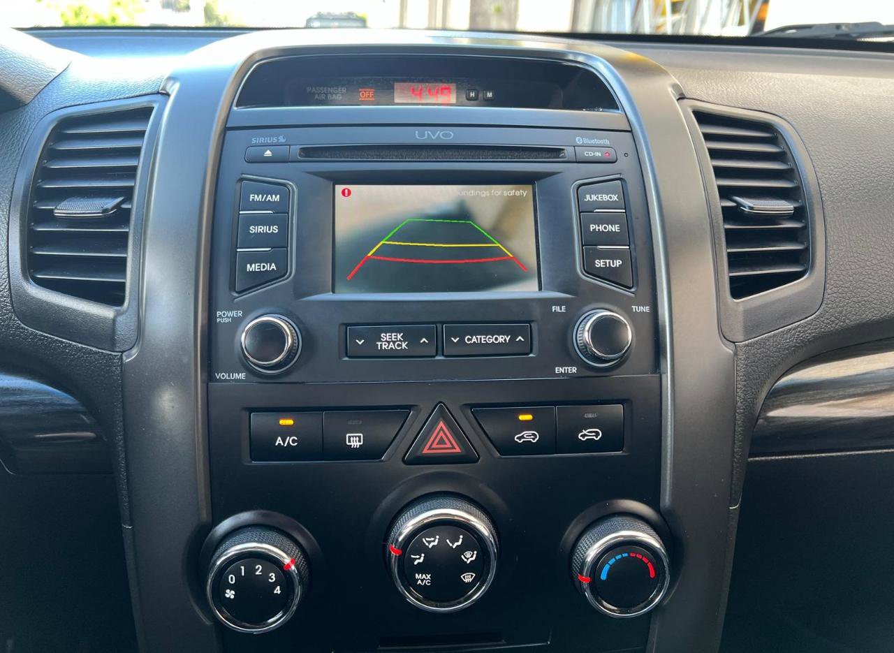 Used 2013 Kia Sorento LX w/ Convenience Pkg image 24