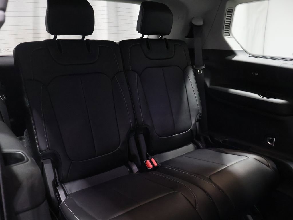 Used 2023 Jeep Grand Cherokee L Limited w/ Trailer Tow Group (B) image 23