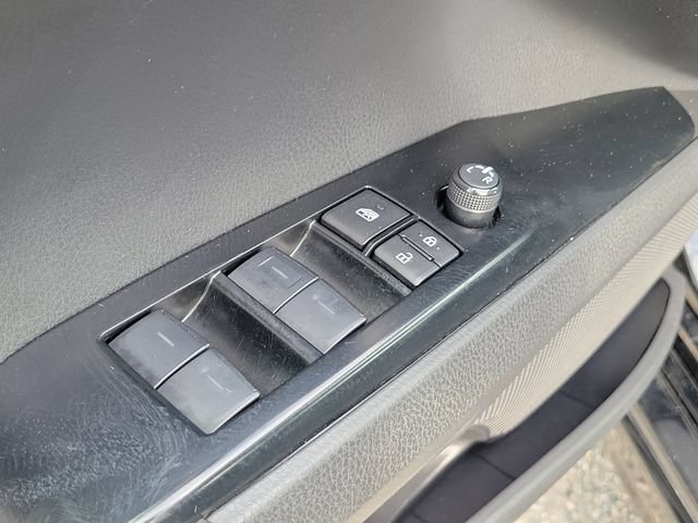Used 2025 Toyota Camry SE FWD image 22
