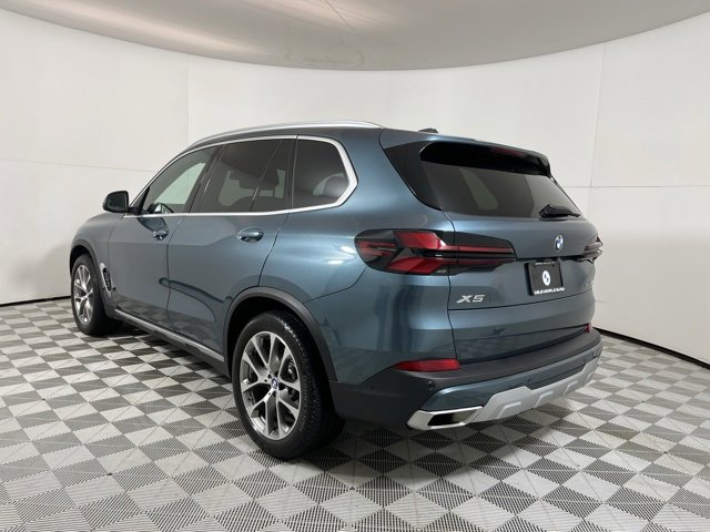 Used 2024 BMW X5 xDrive40i w/ Premium Package image 5