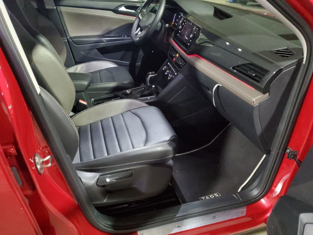 Certified 2023 Volkswagen Taos SEL image 59