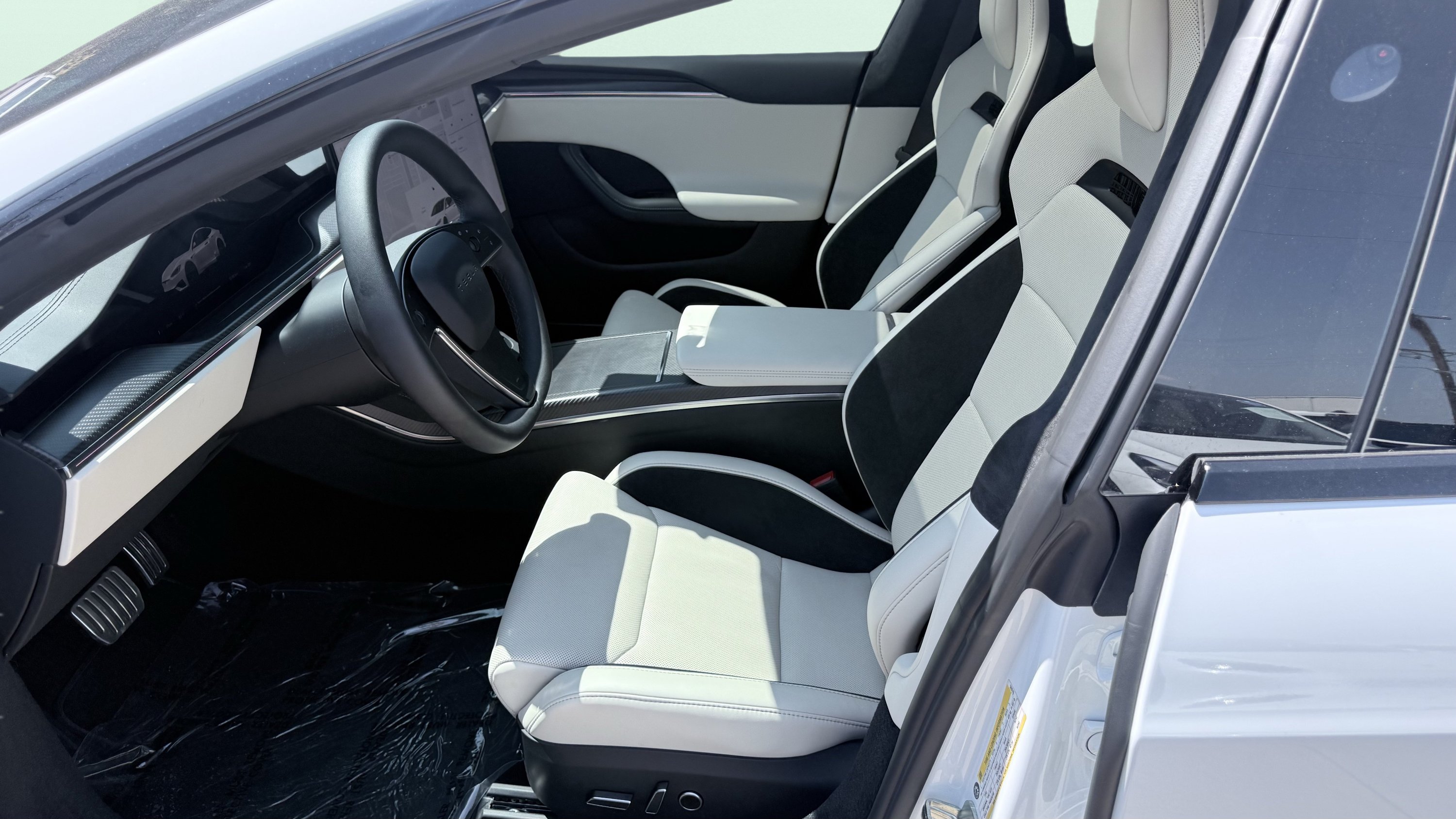 Used 2026 Tesla Model S Plaid AWD/4WD image 25
