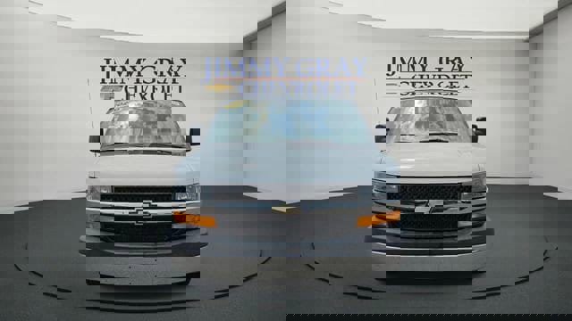 Used 2020 Chevrolet Express 3500 LT w/ LT Preferred Equipment Group RWD image 8
