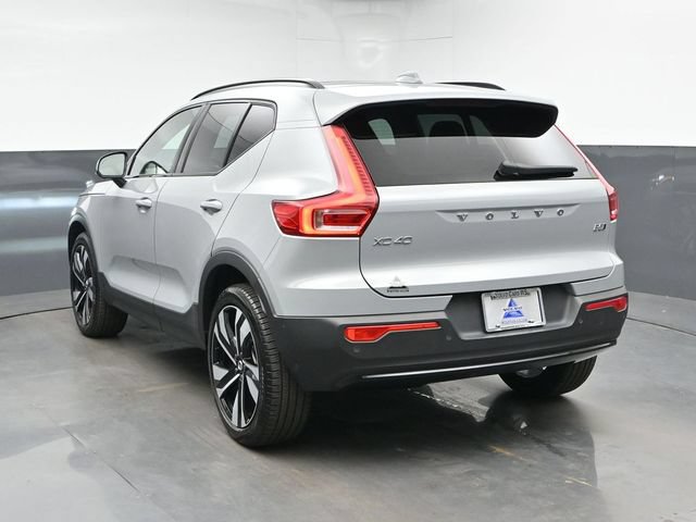 Used 2025 Volvo XC40 B5 Plus AWD/4WD image 8