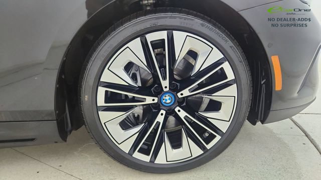 Used 2024 BMW i5 eDrive40i w/ Convenience Package RWD image 56