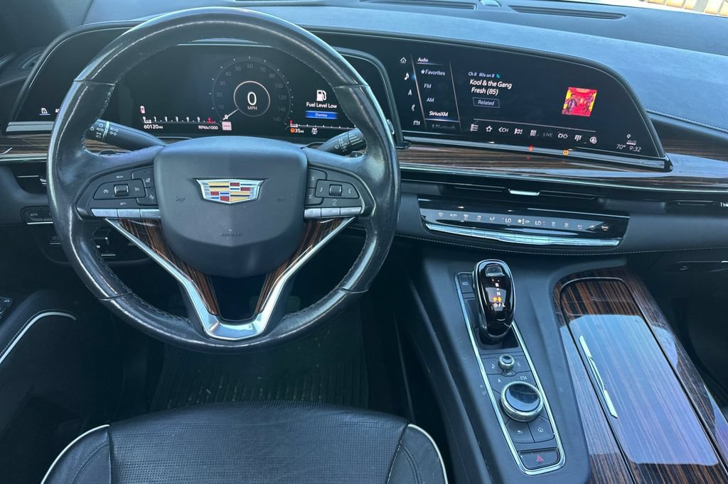 Certified 2021 Cadillac Escalade ESV Premium Luxury w/ Driver Assist Tech Package AWD/4WD image 16