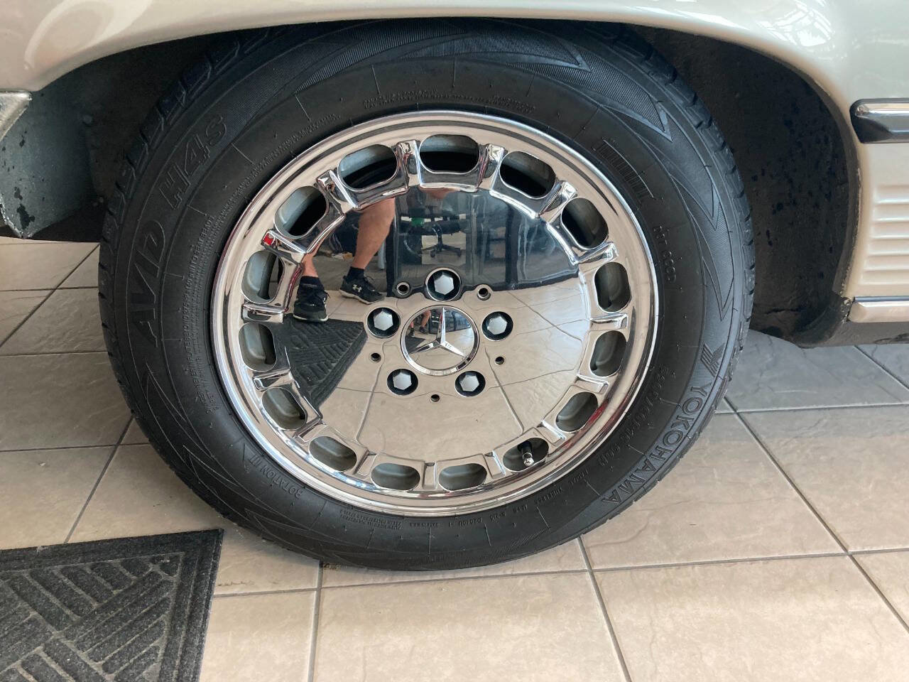 Used 1988 Mercedes-Benz 560 SL image 13