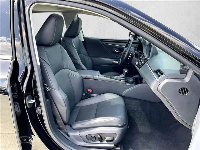Used 2024 Lexus ES 350 w/ Premium Package FWD image 9
