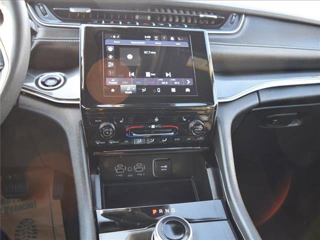 Used 2023 Jeep Grand Cherokee L Laredo image 13