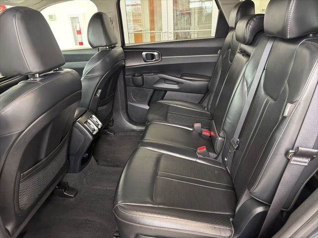 Used 2024 Kia Sorento S FWD image 16