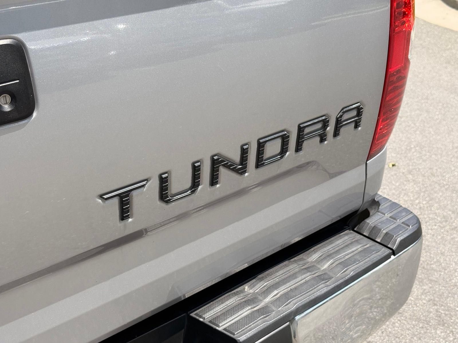 Used 2016 Toyota Tundra SR5 w/ SR5 Upgrade Package RWD image 11