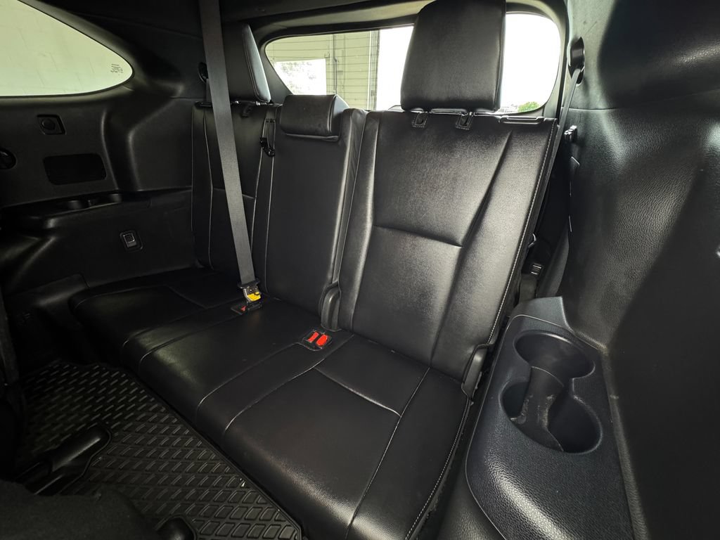 Used 2024 Toyota Highlander Platinum AWD/4WD image 25