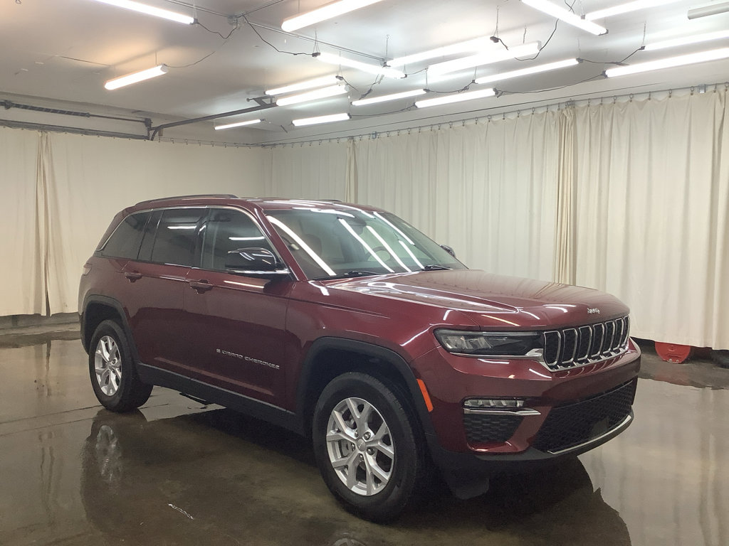 Used 2023 Jeep Grand Cherokee Limited image 4