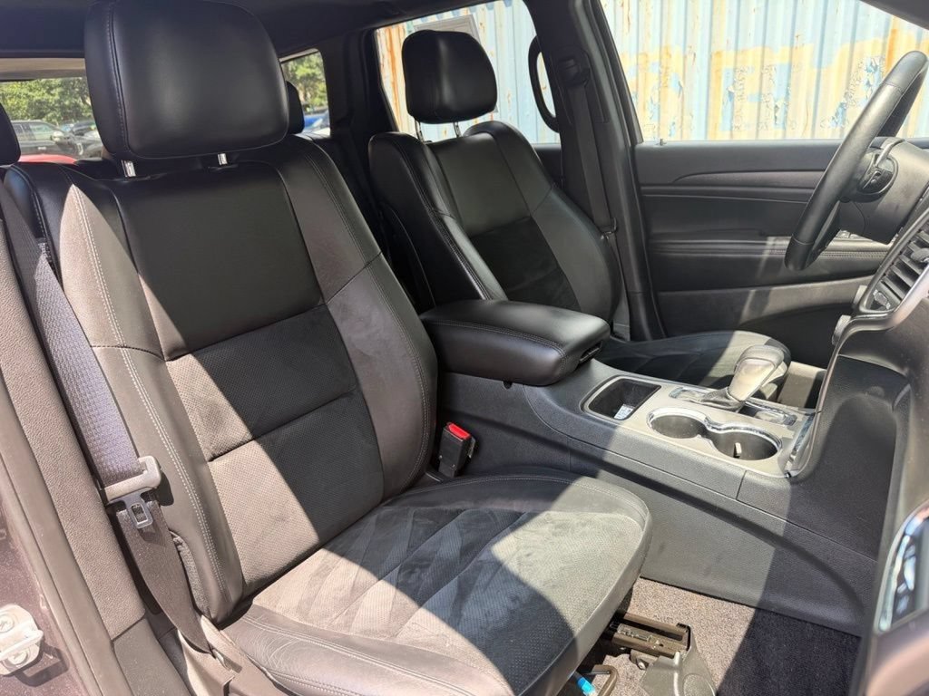 Used 2017 Jeep Grand Cherokee Altitude AWD/4WD image 13