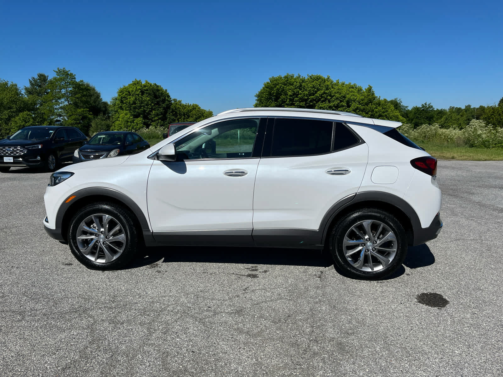 Used 2022 Buick Encore GX Essence w/ Experience Buick Package AWD/4WD image 6