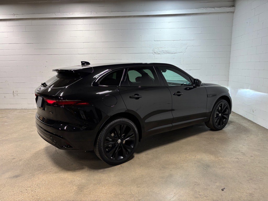 New 2026 Jaguar F-PACE R-Dynamic S image 6