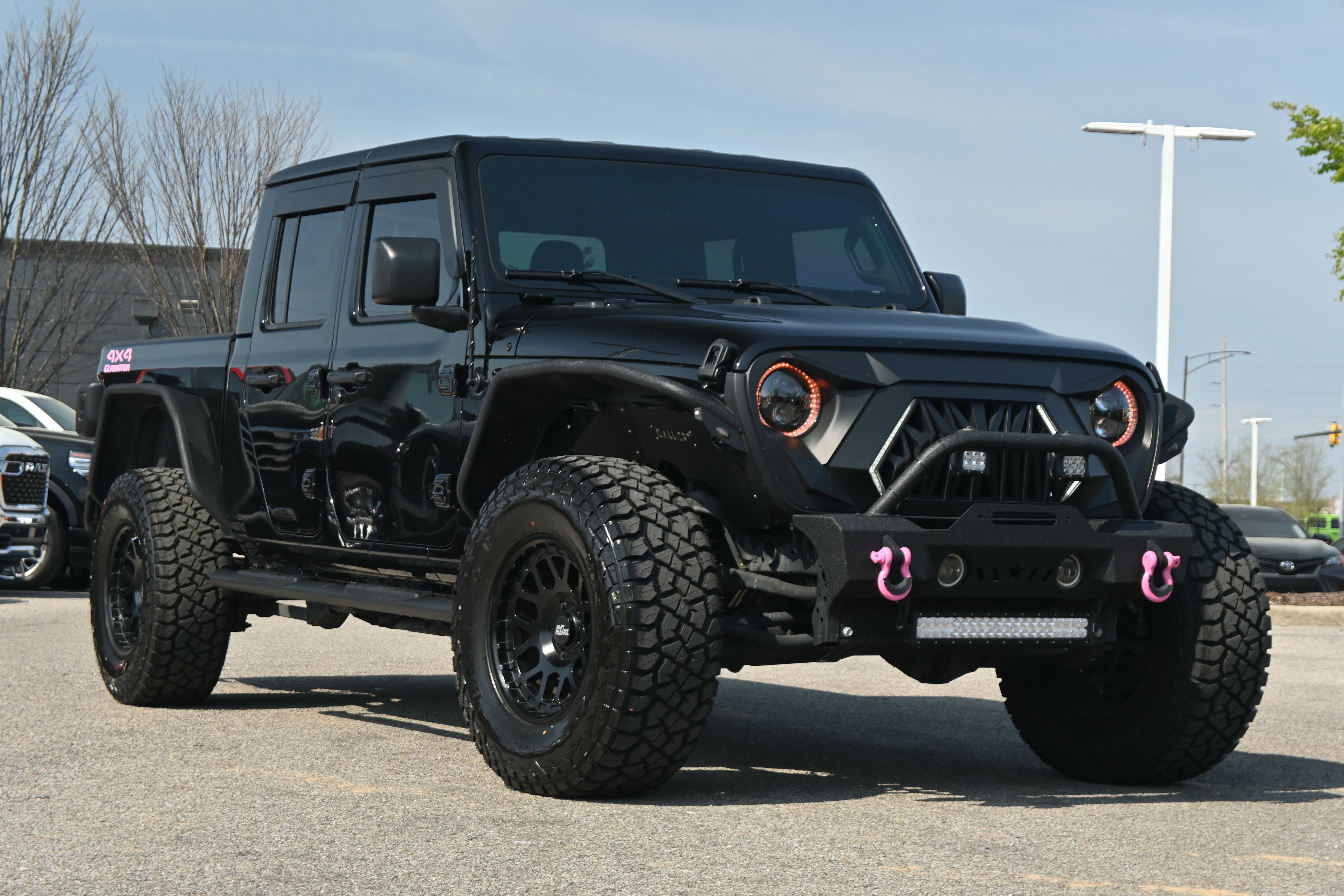 Used 2023 Jeep Gladiator Sport image 2